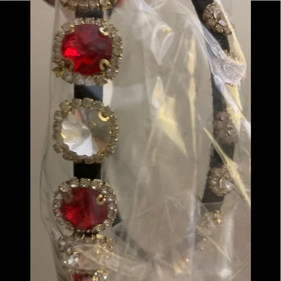 Designers Brands For Customers That Love To Wear Casual and Elegant Accessories; - Picture 9 of 10